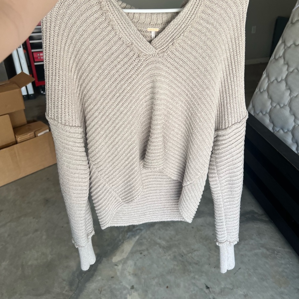 Free People Cream V-Neck Chunky Knit Sweater